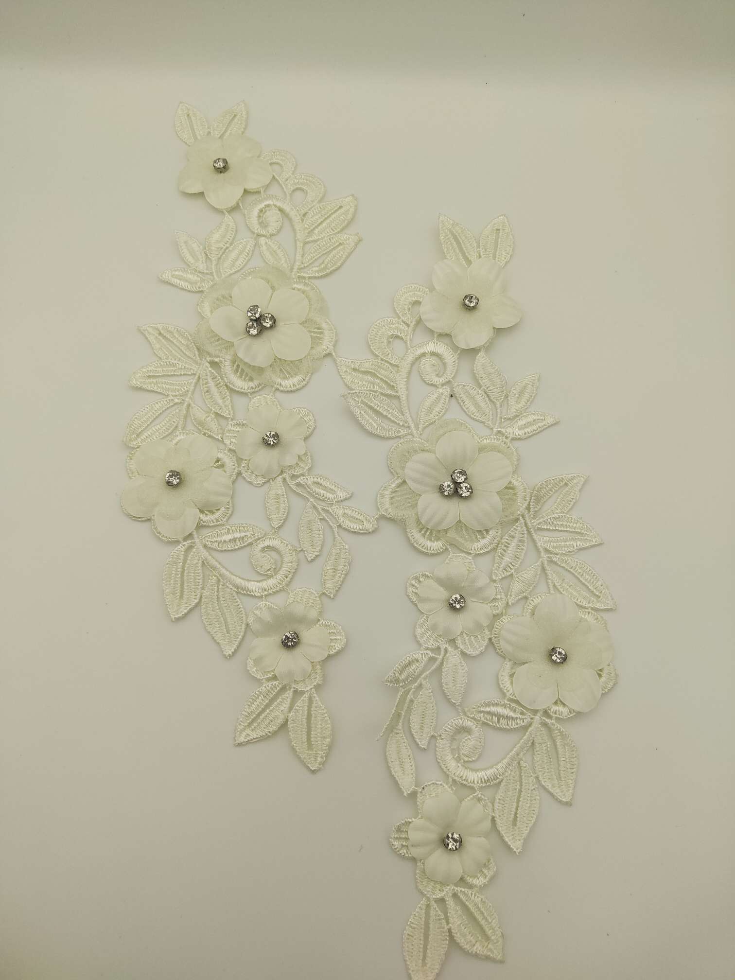 Polyester-polyester double-flower hand-stitched beaded flower clothing accessories, DIY collar flower wedding dress decoration 1-3 details Picture
