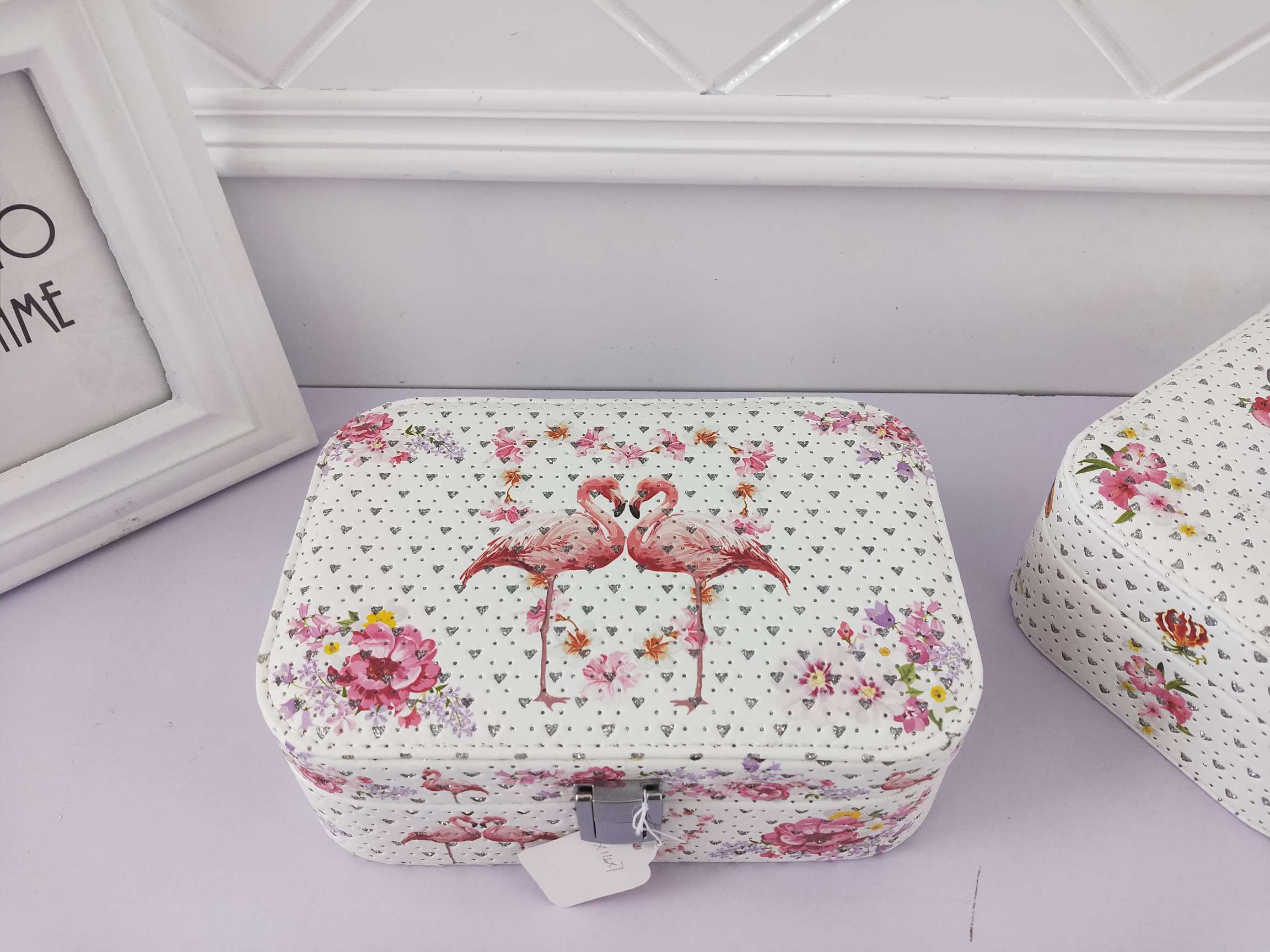 Jinqi Home Jewelry Box Portable Jewelry Box Travel Medium-sized Earrings, Rings, Necklaces Accessories Storage Box Z070-5 Application Scenario