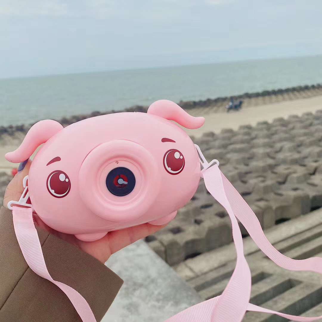 The popular "Cute Pig Bubble Camera" creative toy details Picture