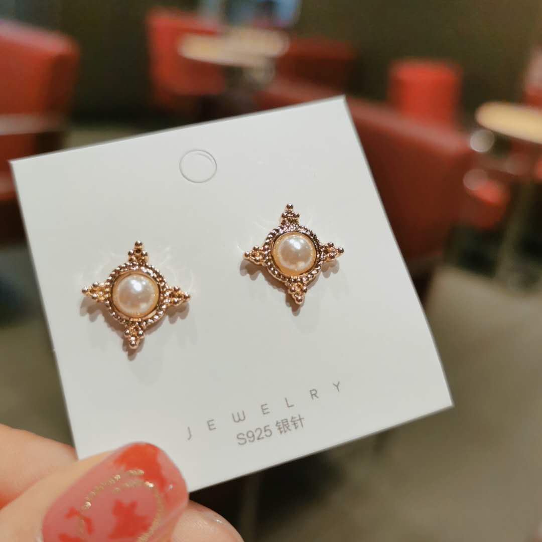 Korean version of the earrings web celebrity female style 925 silver needle pearl earrings 2020 new earrings thumbnail