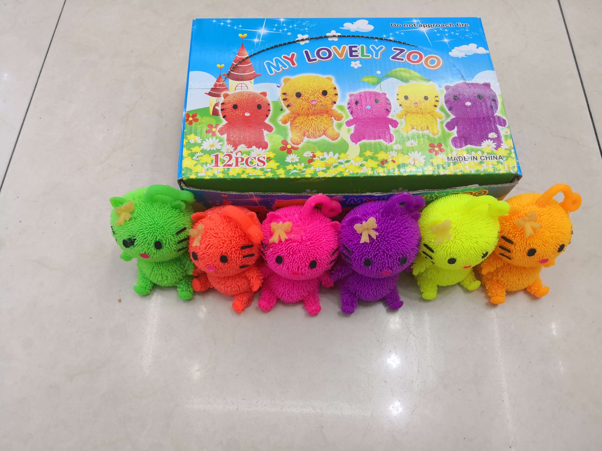 Factory Direct flash fluffy ball TPR toy flash cat with light YOYO kitten thumbnail
