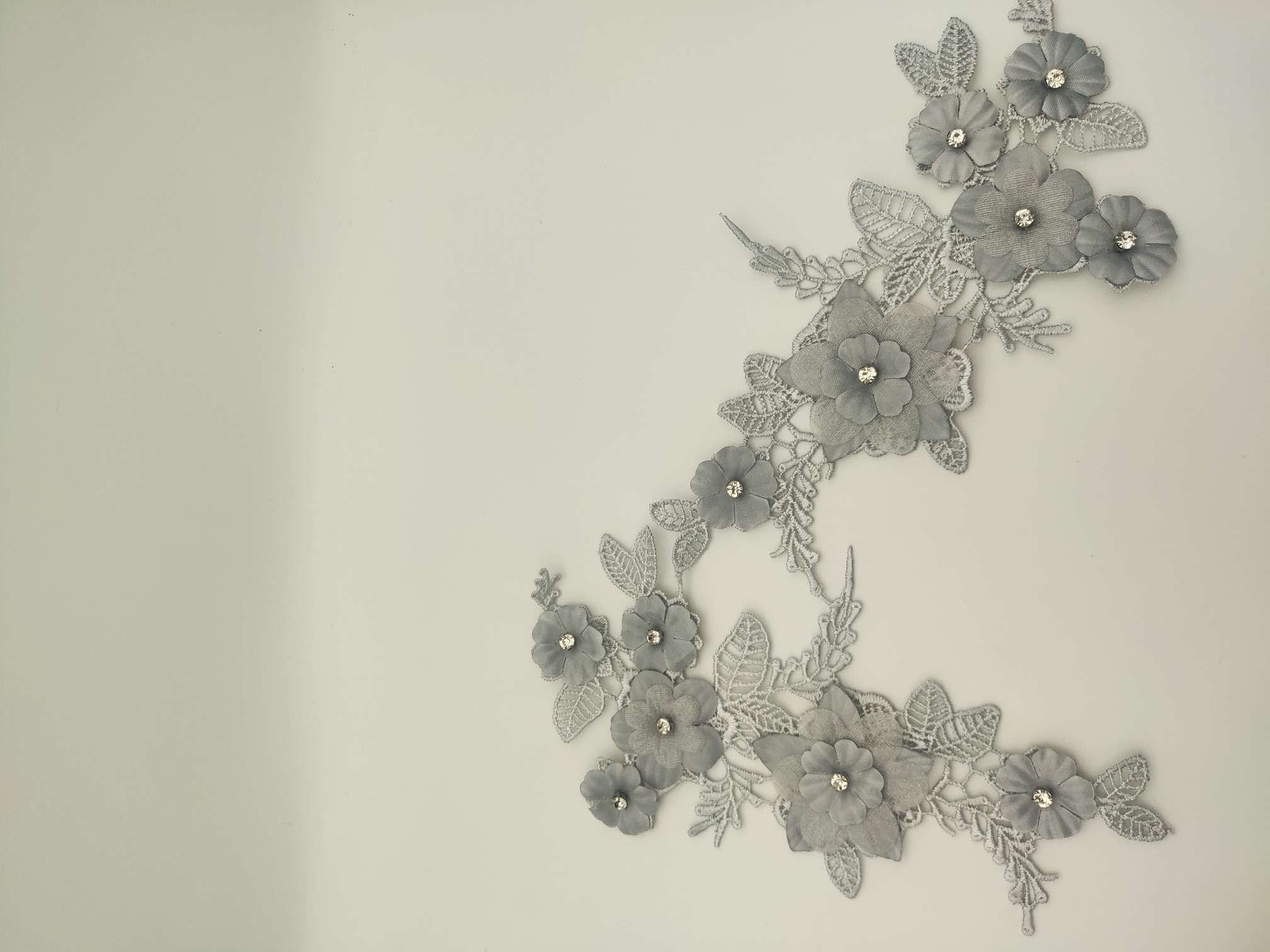 Polyester-polyester double-flower hand-stitched beaded flower clothing accessories, DIY collar flower wedding dress decoration 1-8 Item Picture