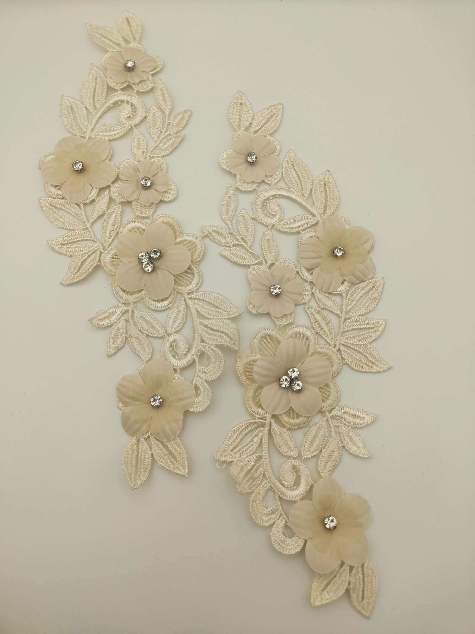 Polyester-polyester double-flower hand-stitched beaded flower clothing accessories, DIY collar flower wedding dress decoration 1-4 details Picture