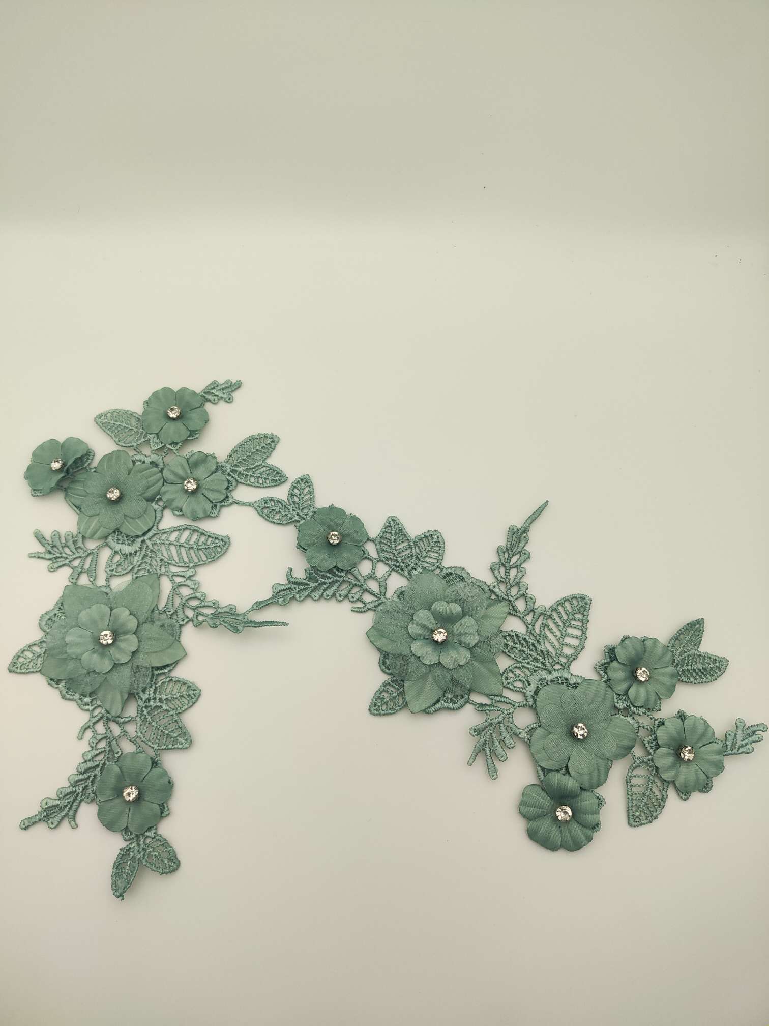 Polyester-polyester double-flower hand-stitched beaded flower clothing accessories, DIY collar flower wedding dress decoration 1-7 Application Scenario