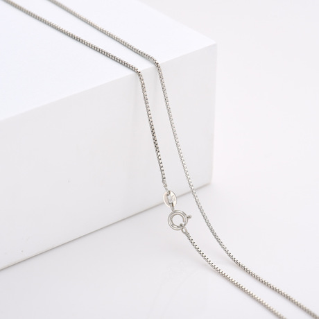 Factory direct sales of silver-plated versatile necklaces, collarbone chains, pendants with chains, and short necklaces wholesale undefined