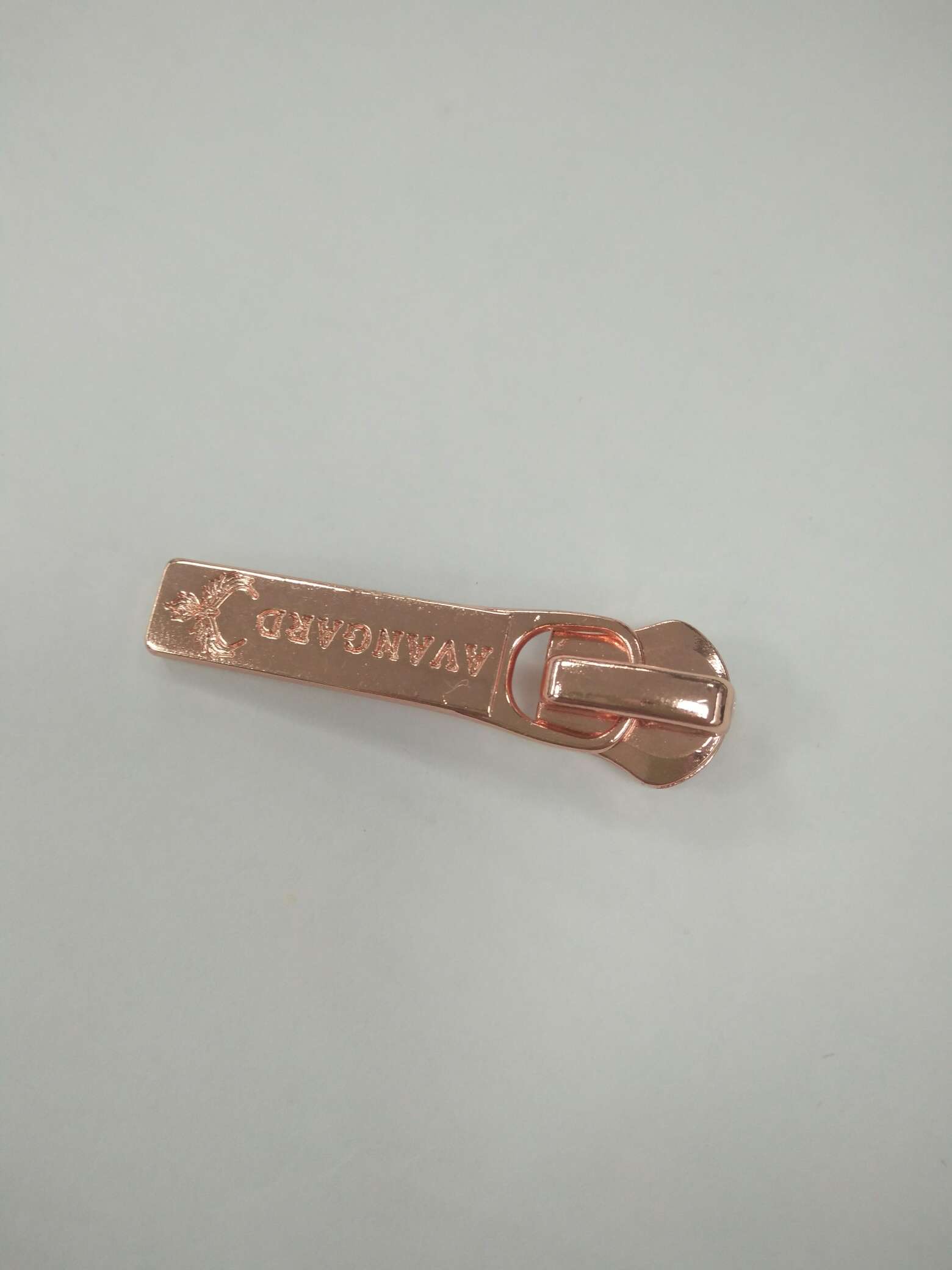 服装辅料箱包拉链头新款拉锁头花式拉片批发