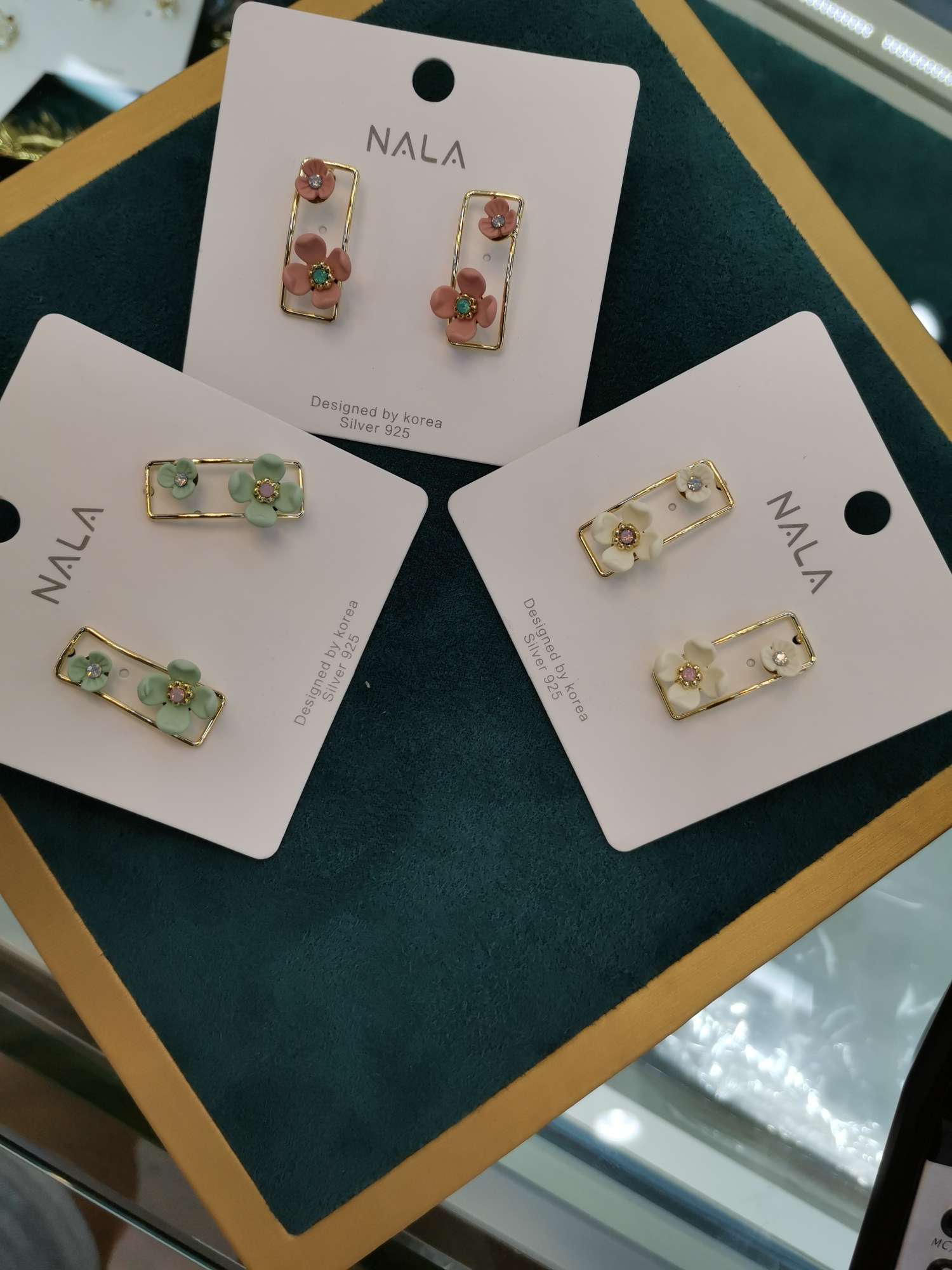Small delicate earrings in Dongdaemun, South Korea thumbnail