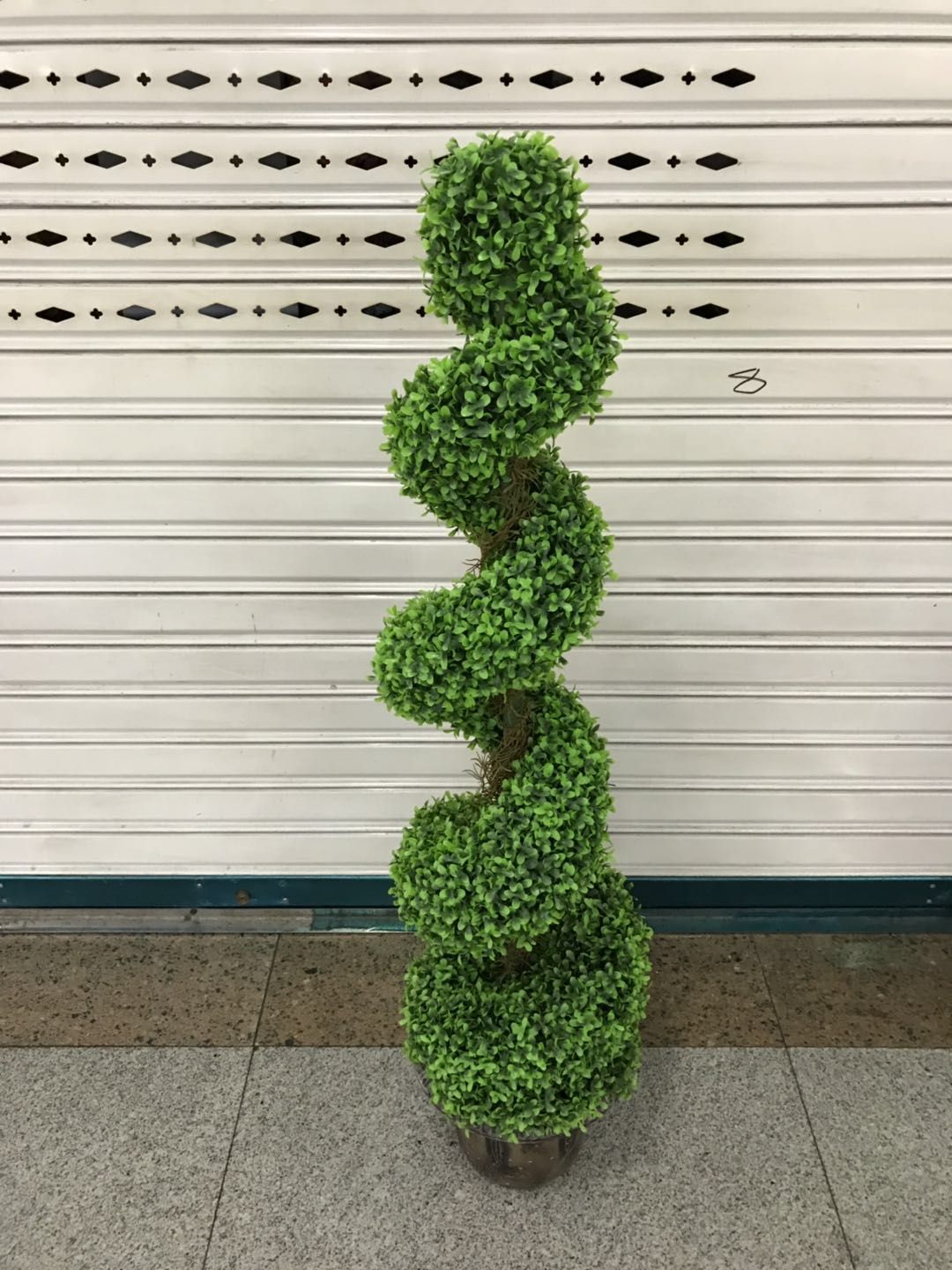 Tower pine, an excellent artificial plant for decoration details Picture