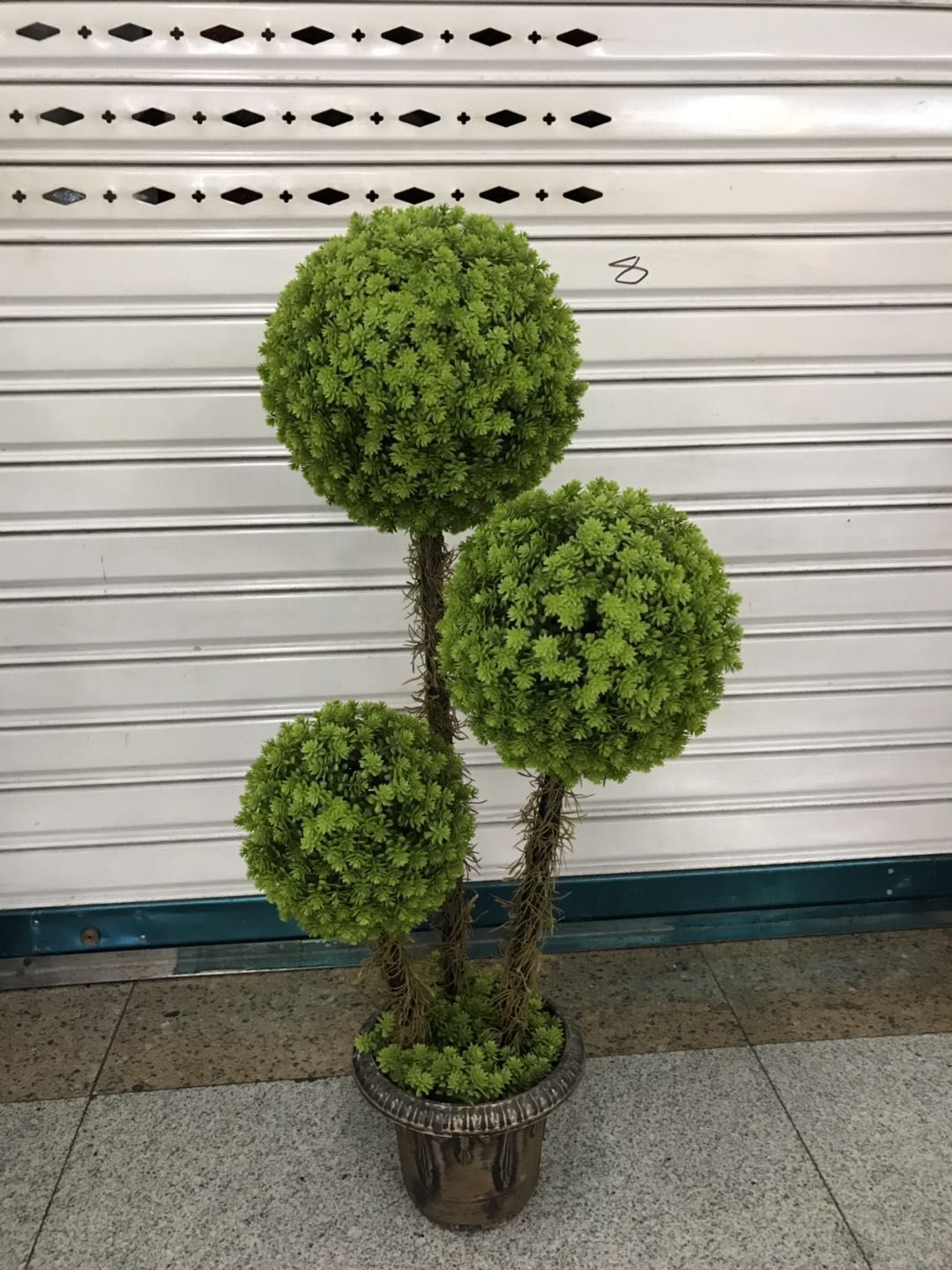 The three-pronged bonsai, an excellent artificial plant decoration