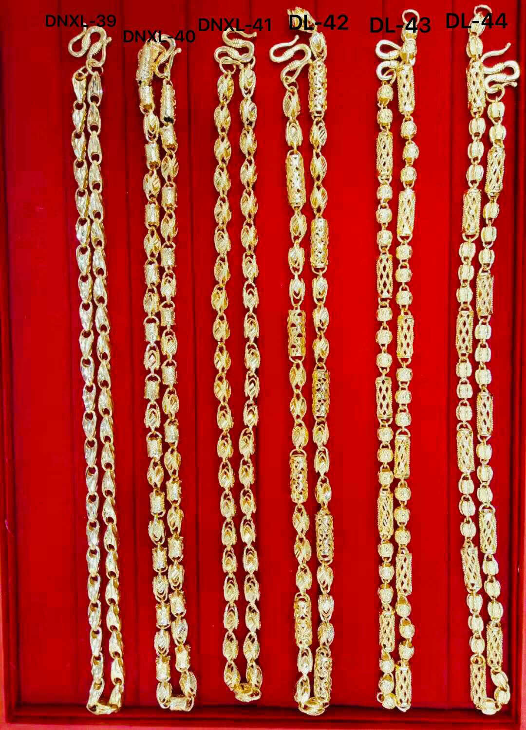 A bold and powerful men's Vietnamese sand gold necklace that never fades over time Specification image