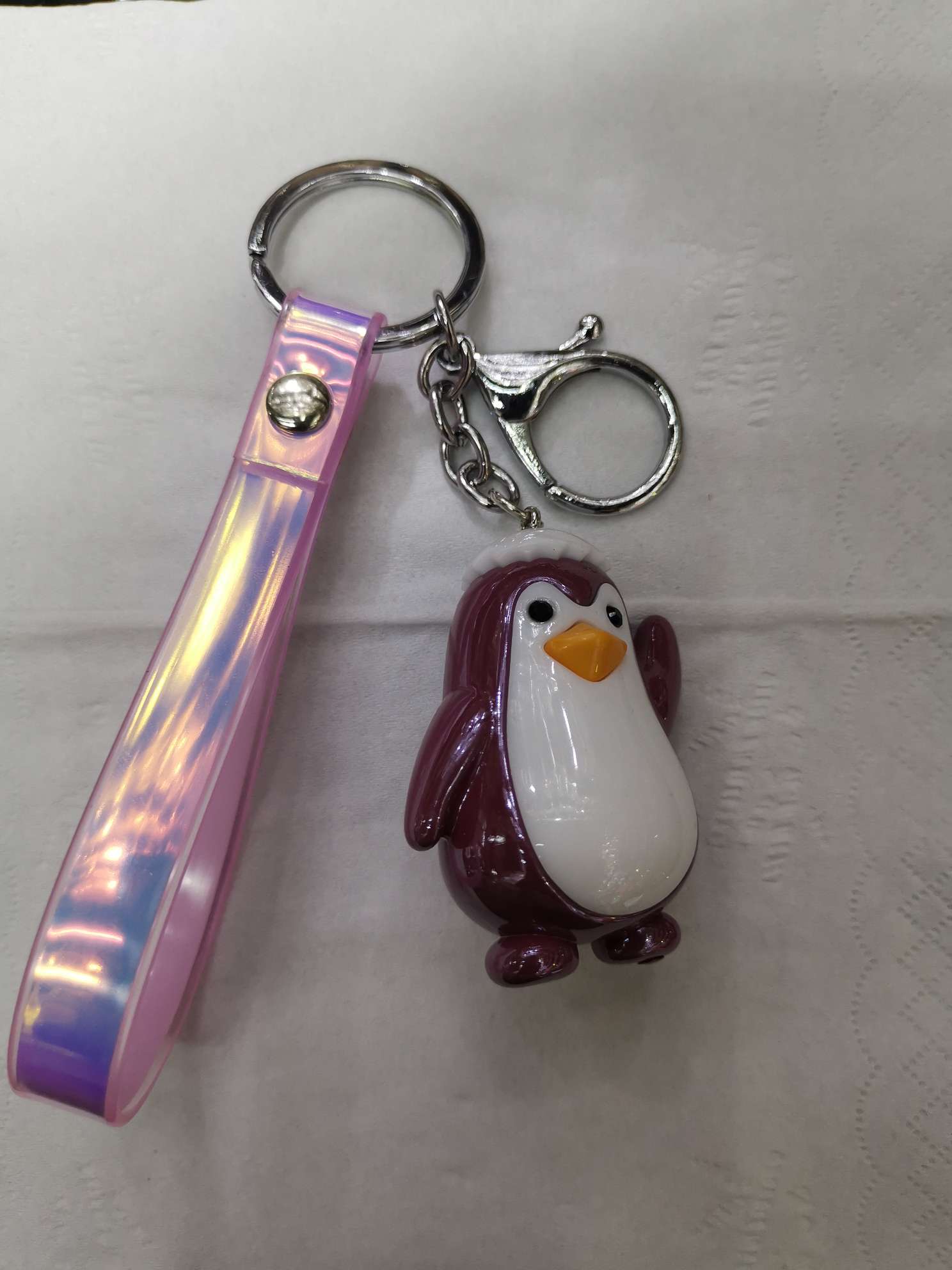 亚克力红企鹅挂件产品图