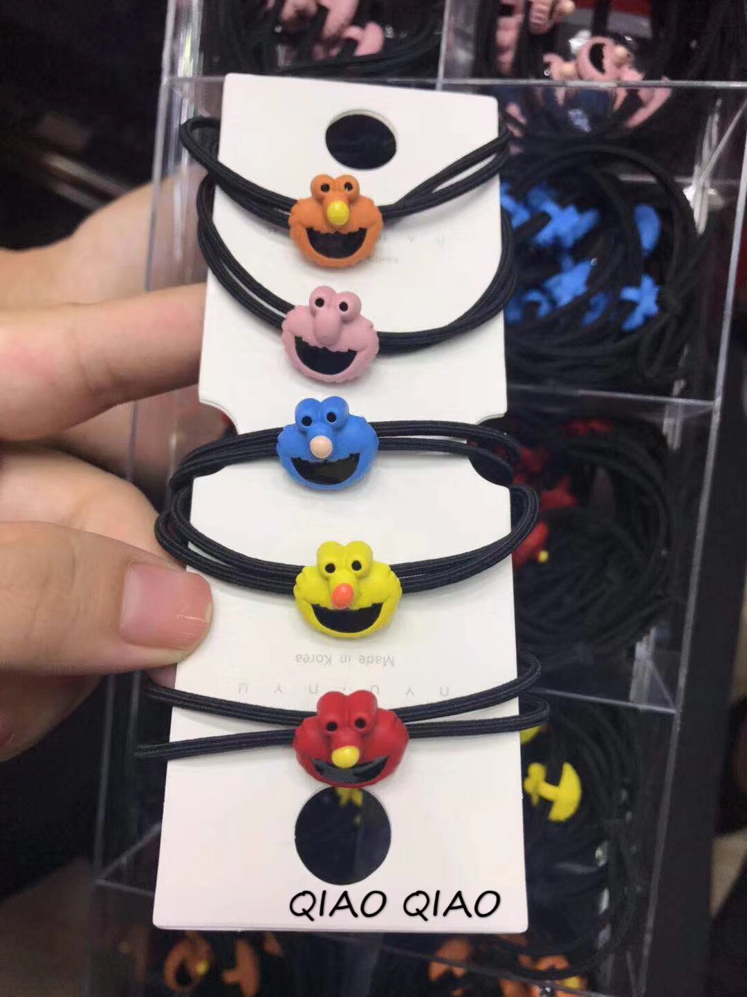 Tie a hair rope with sesame seeds