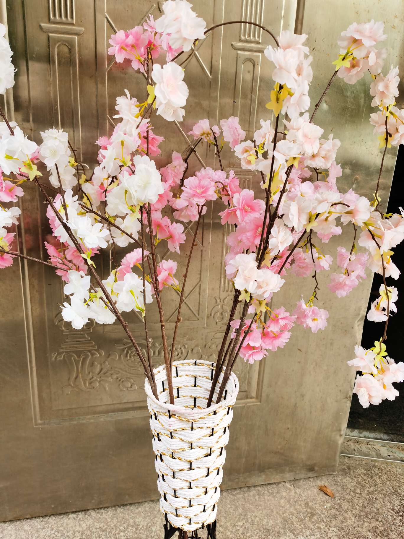 A fine artificial plant decoration for fishing cherry blossoms details Picture