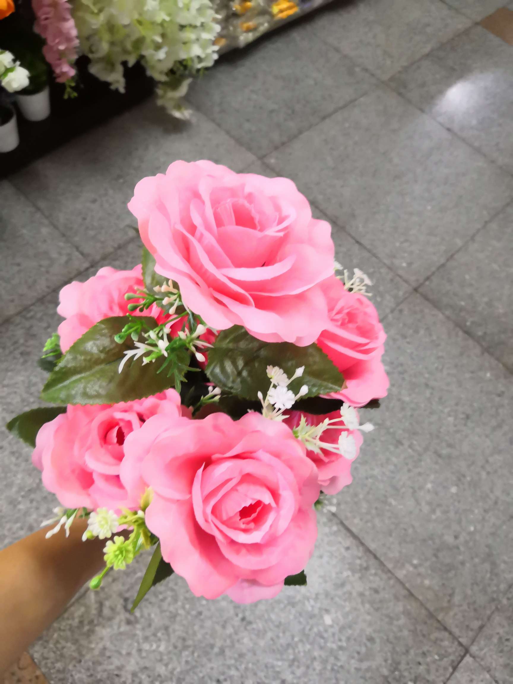 Eight pearl roses thumbnail