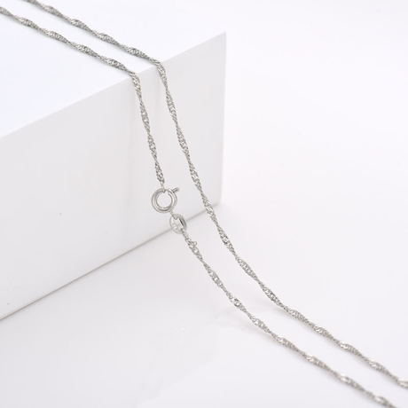 Factory direct sales of silver-plated versatile necklaces, collarbone chains, pendants with chains, and short necklaces wholesale details Picture