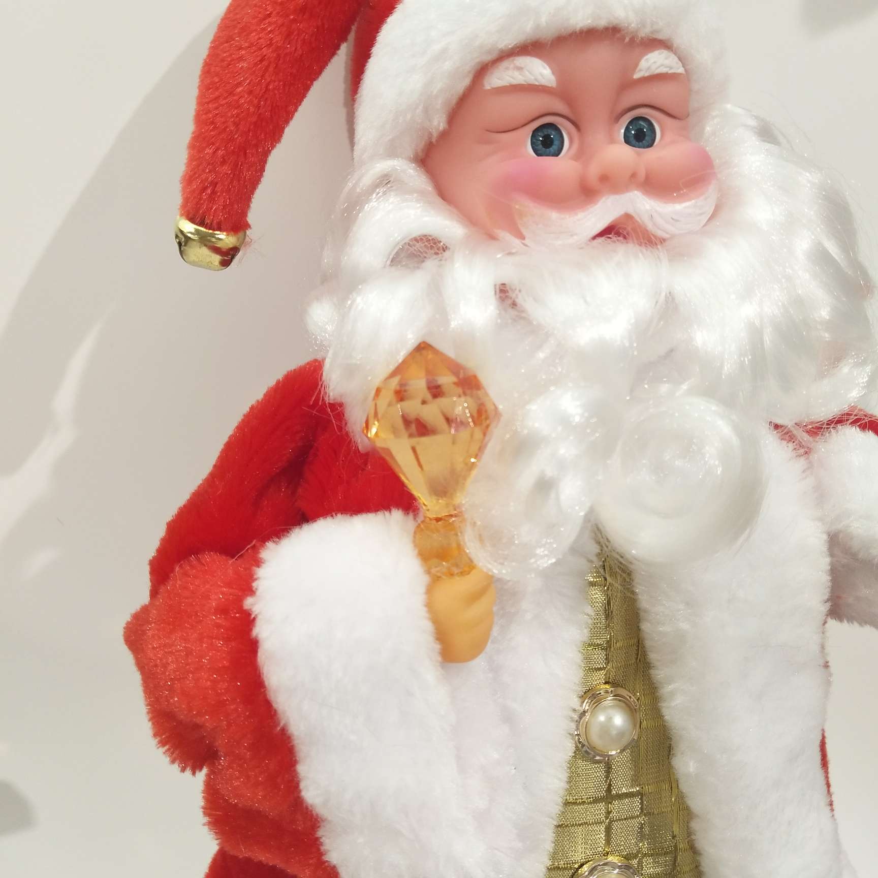 Santa Claus red sweater with various details Picture