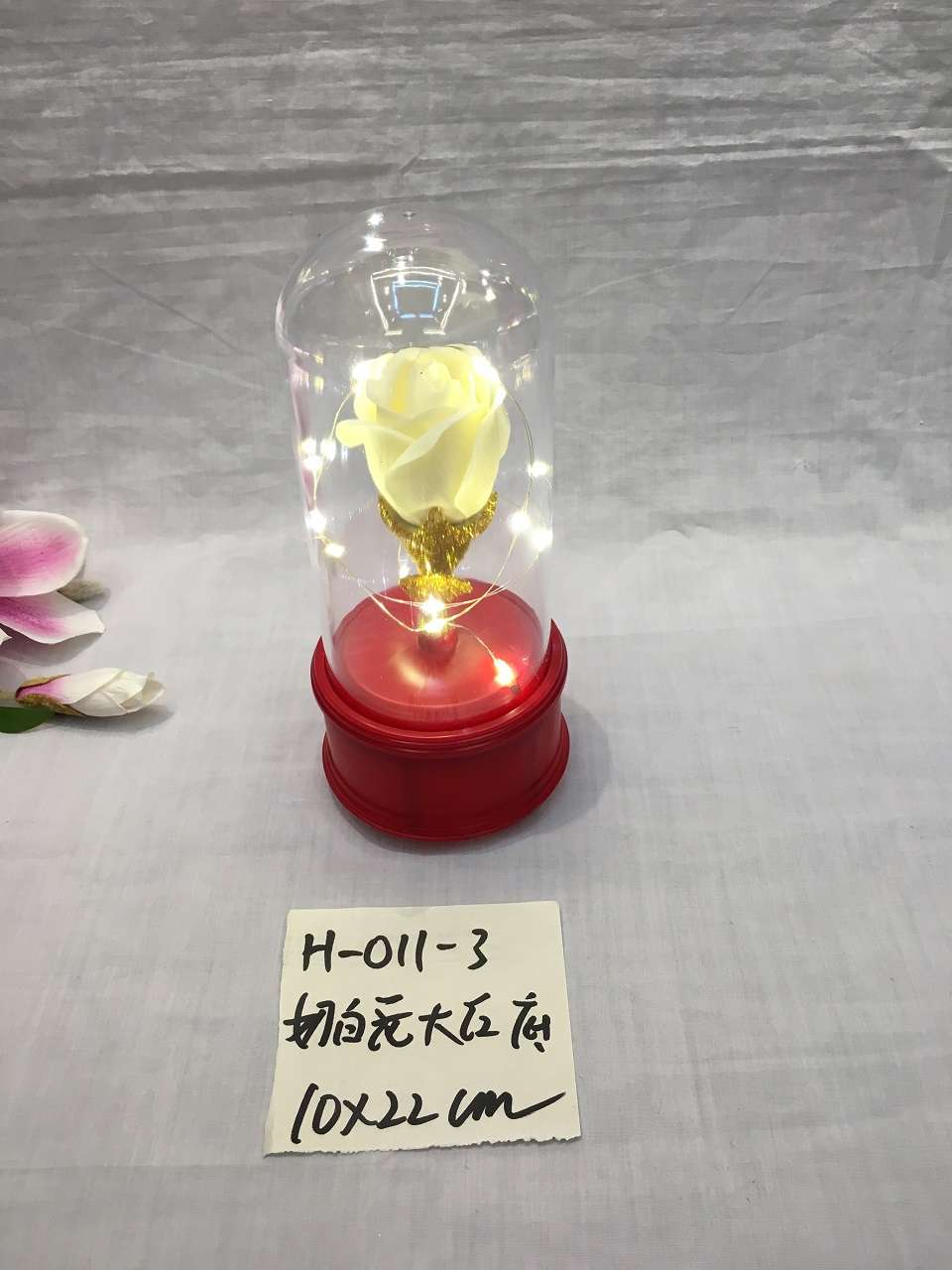 Light creamy-white flower creative iron decorative Nordic iron home ornaments decoration bedroom bedside living room teahouse cafe full figure