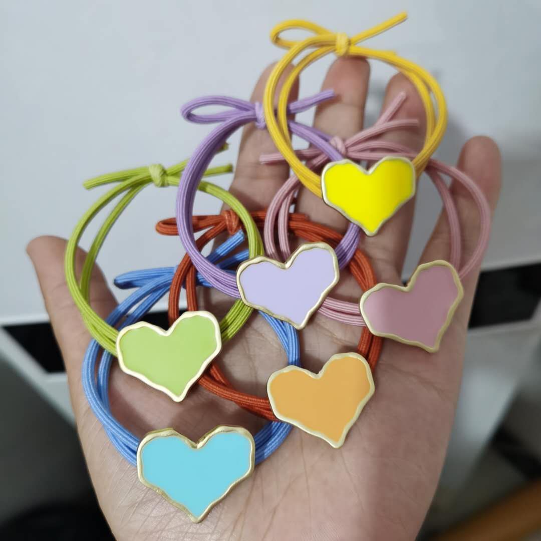 Oil-dripping heart-shaped hair rope