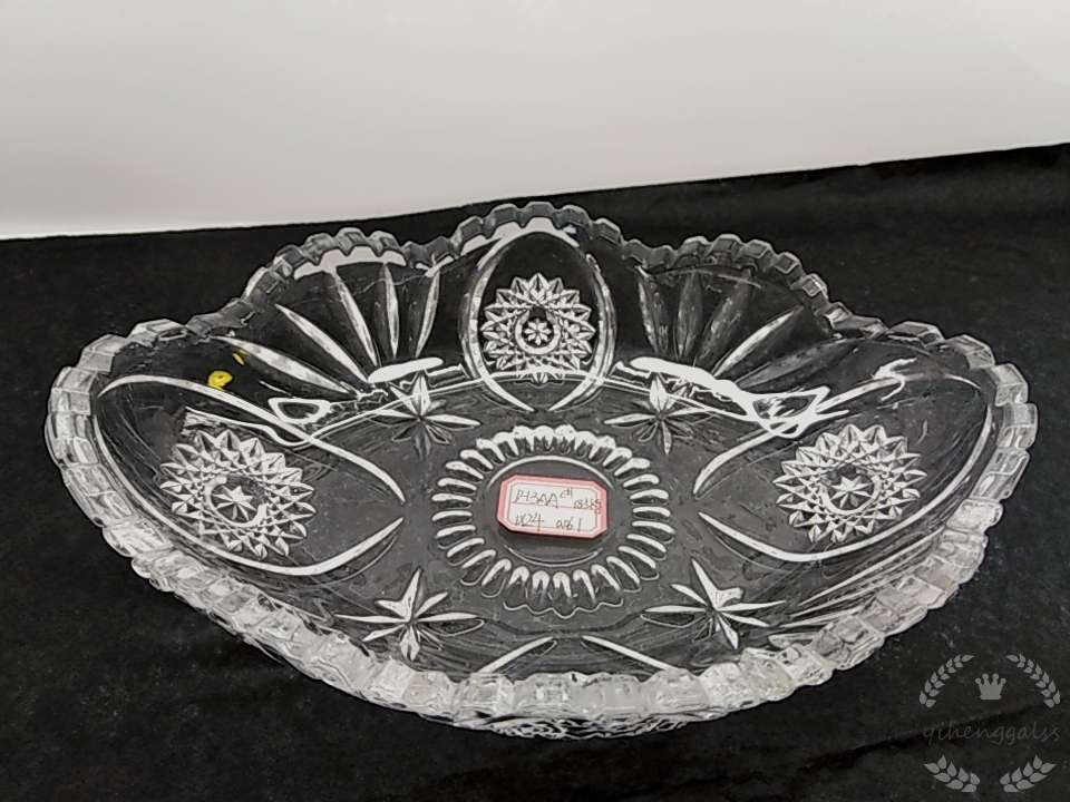 Factory direct sales of lead-free glass oval-shaped fruit platters 13AA undefined