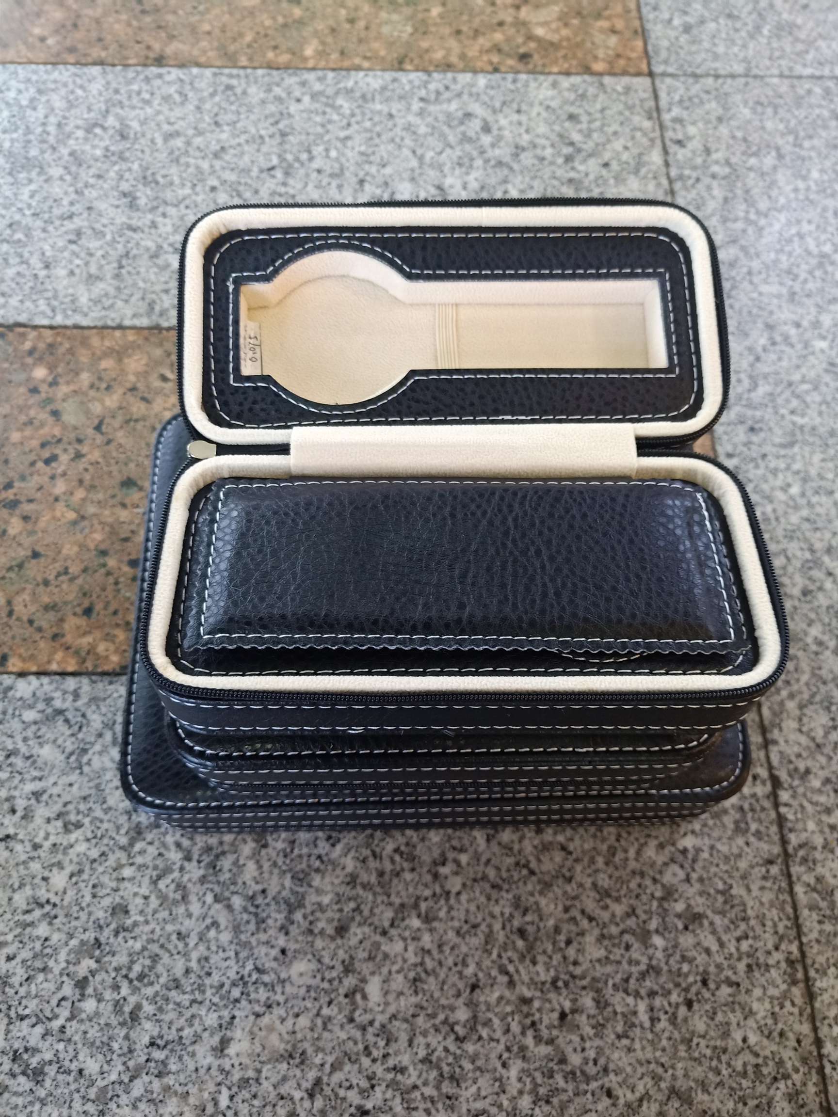 黑色小号套装两格手表