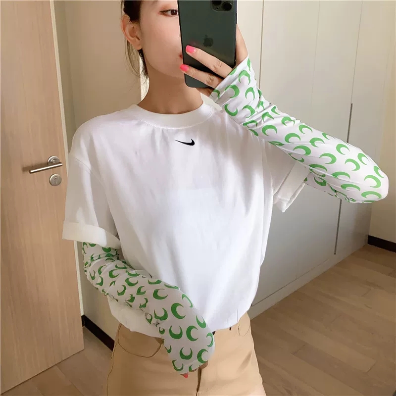 بمنتجاعات رقيقة من الأشعة فوق البنفسجية من النساء details Picture