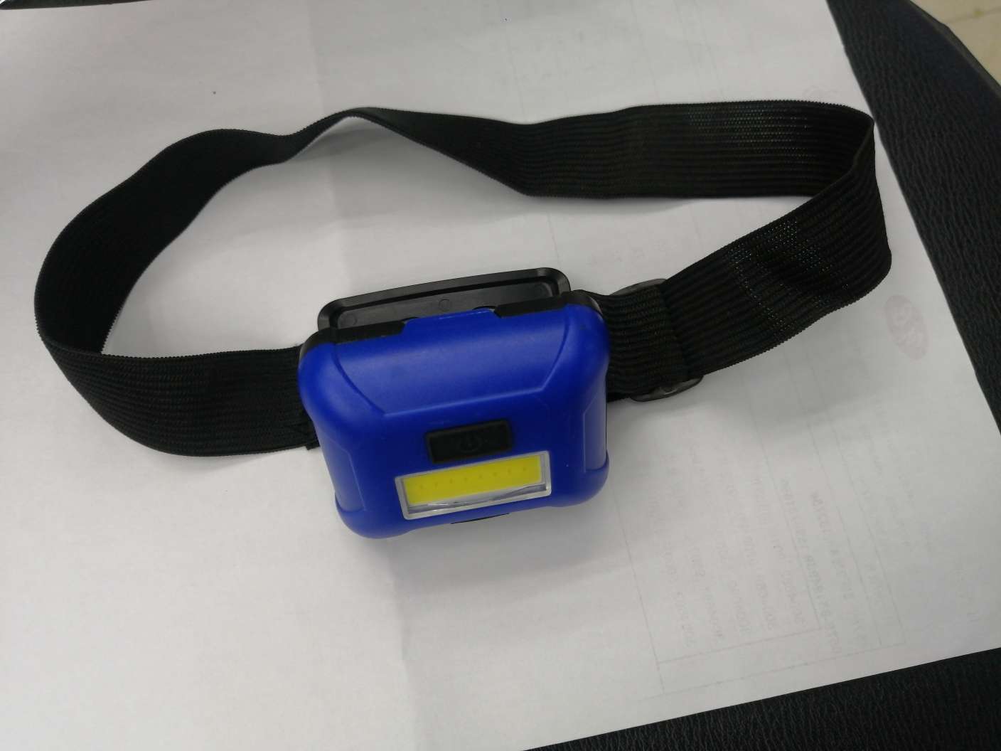 USB头灯    型号397A   材料塑料   灯泡USB   USB充电用途  野外照明，