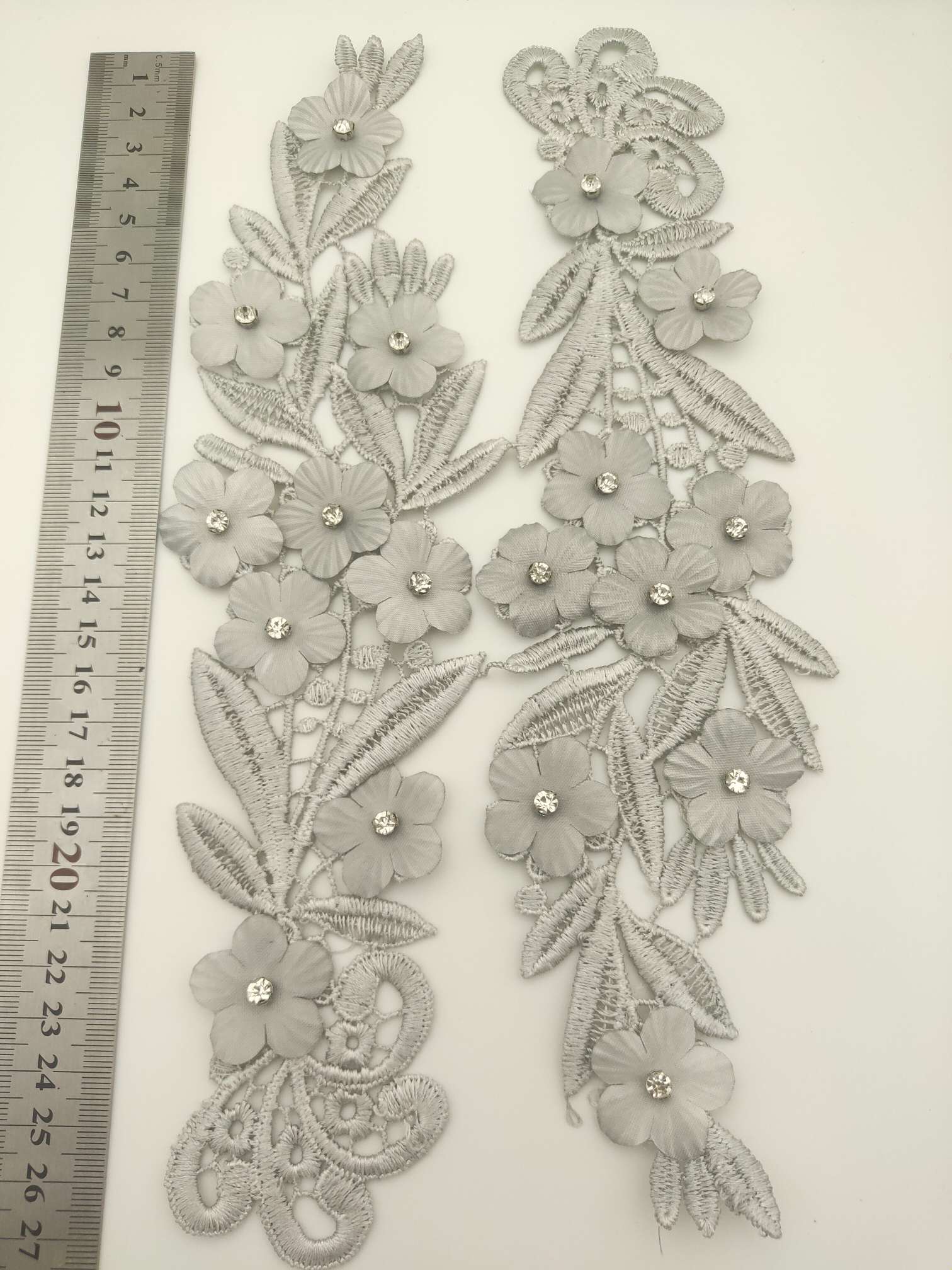 Polyester-polyester double-flower hand-stitched beaded flower clothing accessories, DIY collar flower wedding dress decoration 1-11 Specification image