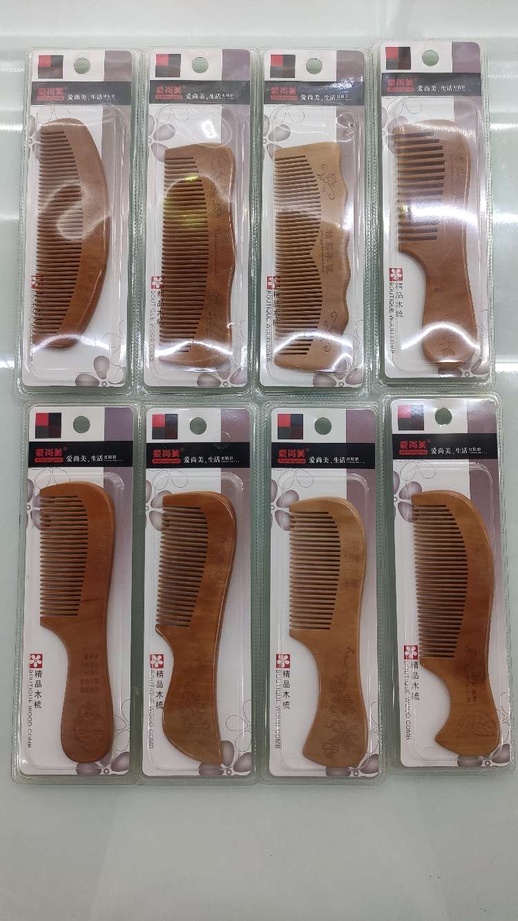 Romantic blister wood comb Aishangmei wood comb plastic packaging