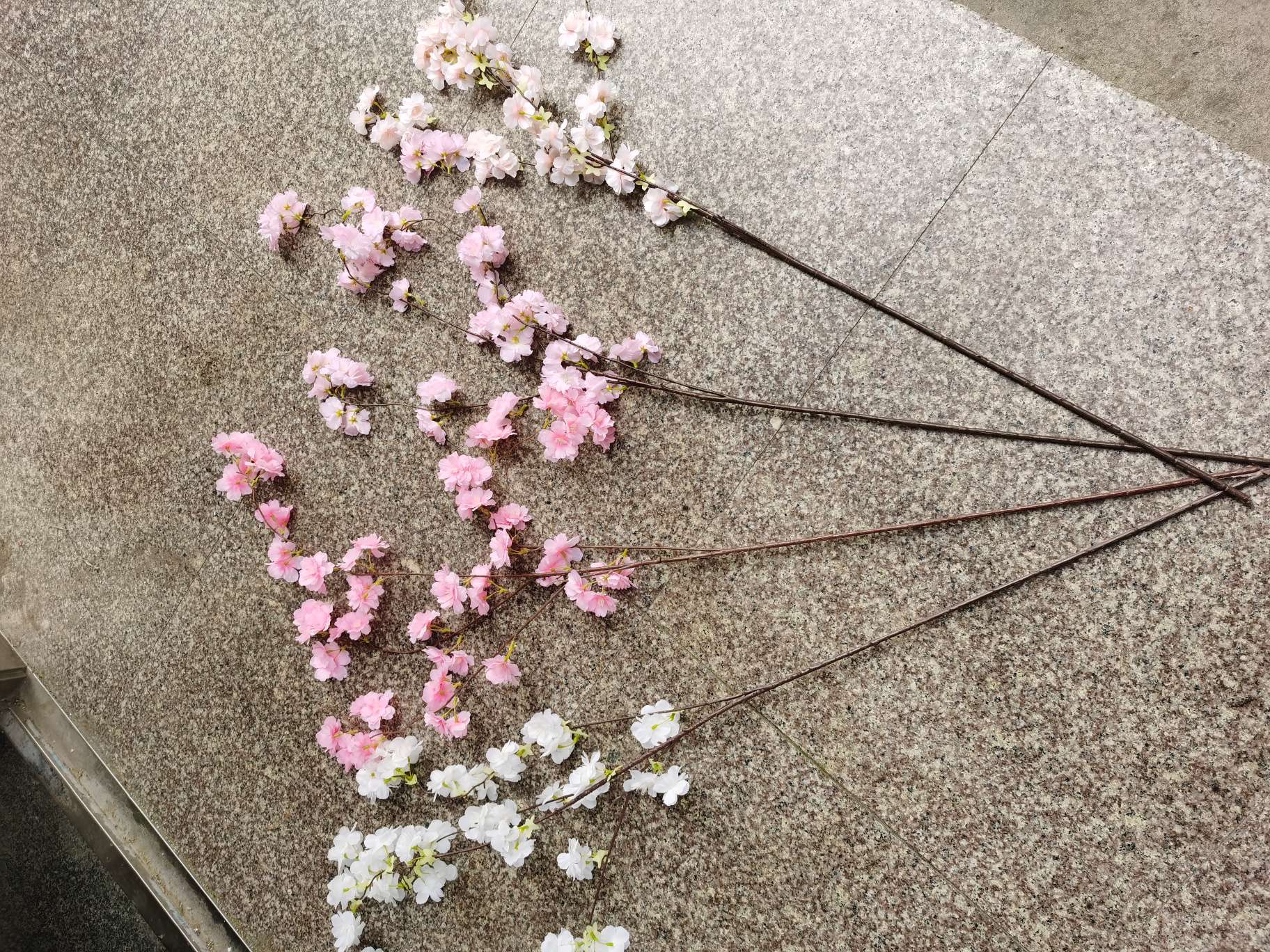 A fine artificial plant decoration for fishing cherry blossoms