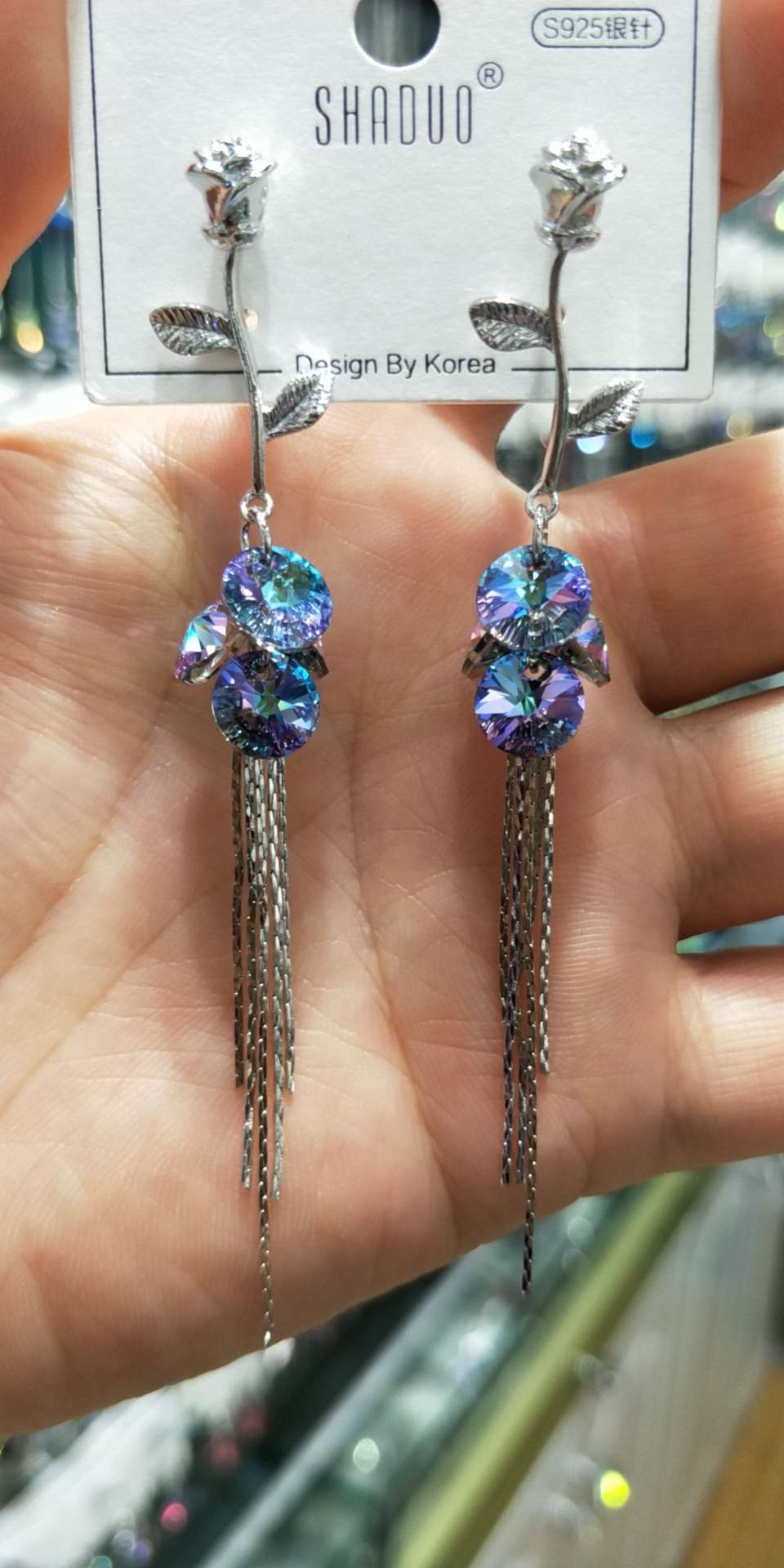 Long rose and crystal style