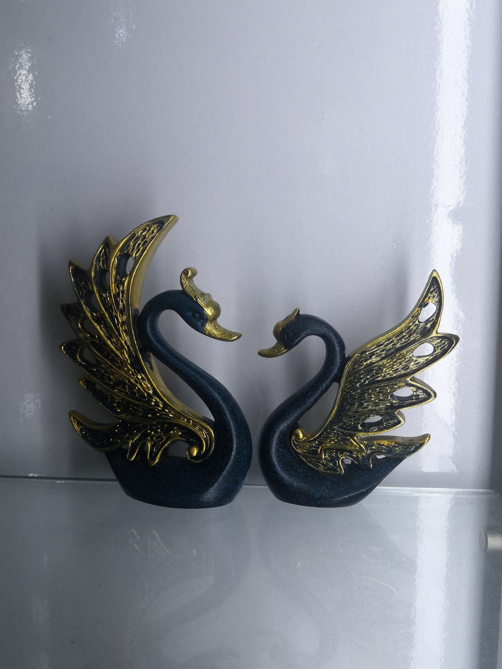 Cross-border manufacturers direct sweethearts swan crafts decorations thumbnail