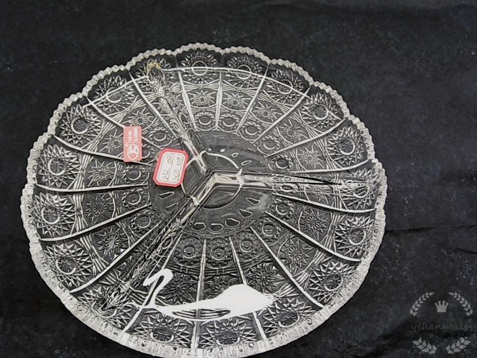 Factory direct sale of lead-free glass engraved lattice fruit platter d52 Application Scenario