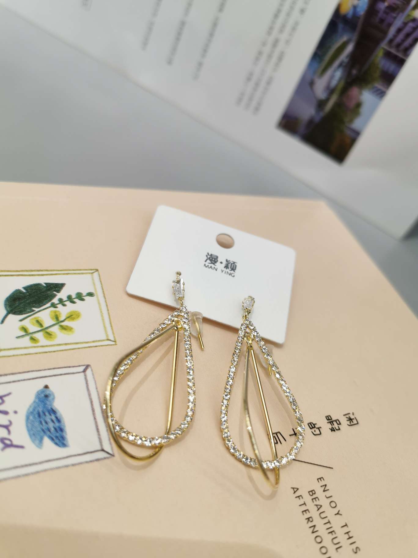 New Korean-style geometric earrings for women, simple teardrop stud earrings, personalized earrings for women