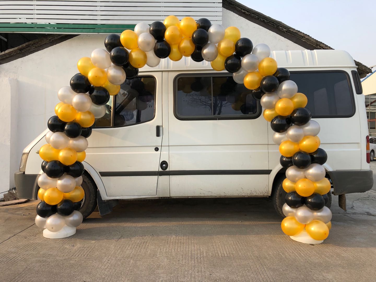 Balloon accessories, balloon arches, party supplies, stands, arches, pillars, water seats, arched doors