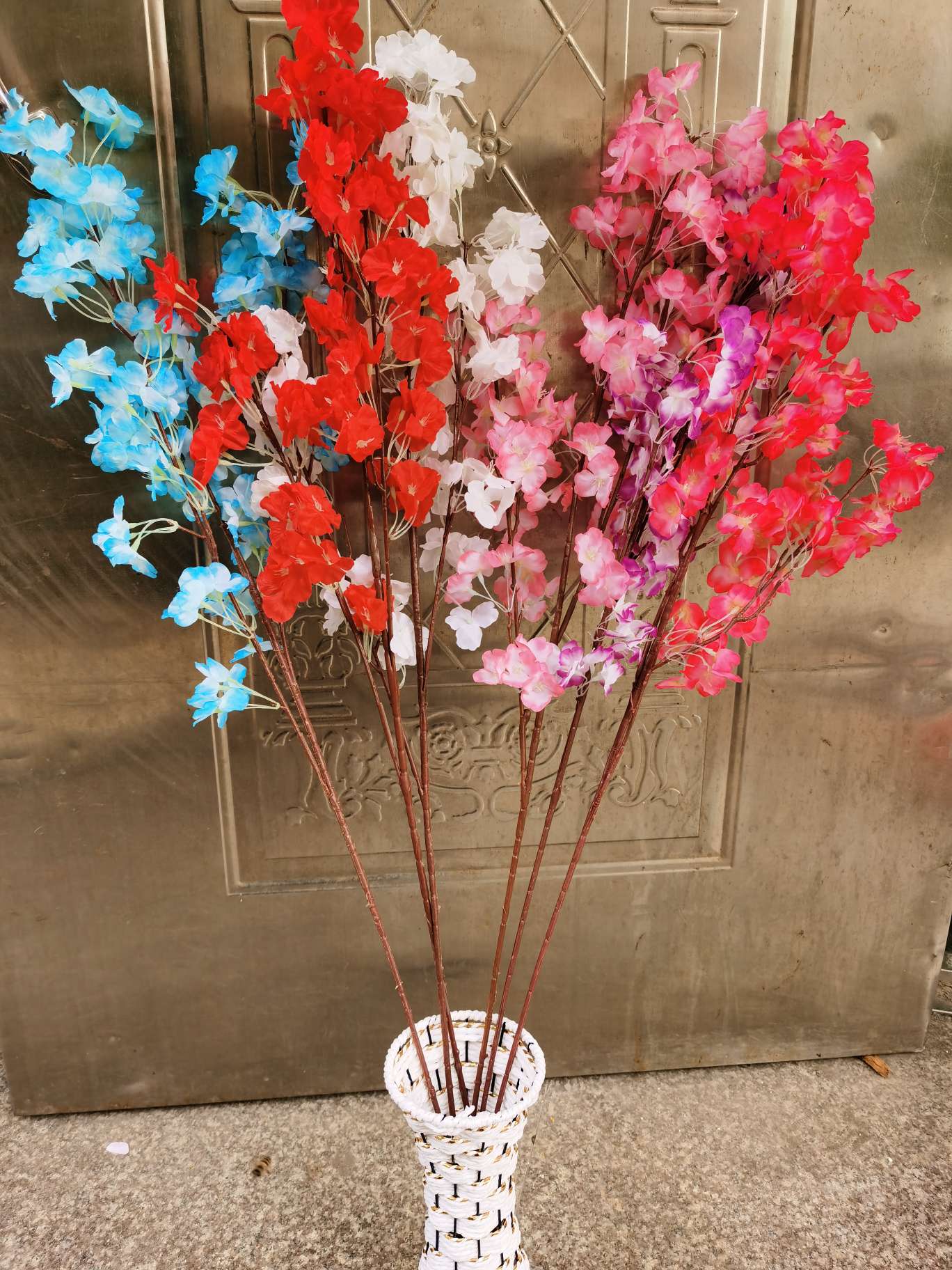 The three-pronged cherry blossom, an excellent artificial plant decoration details Picture