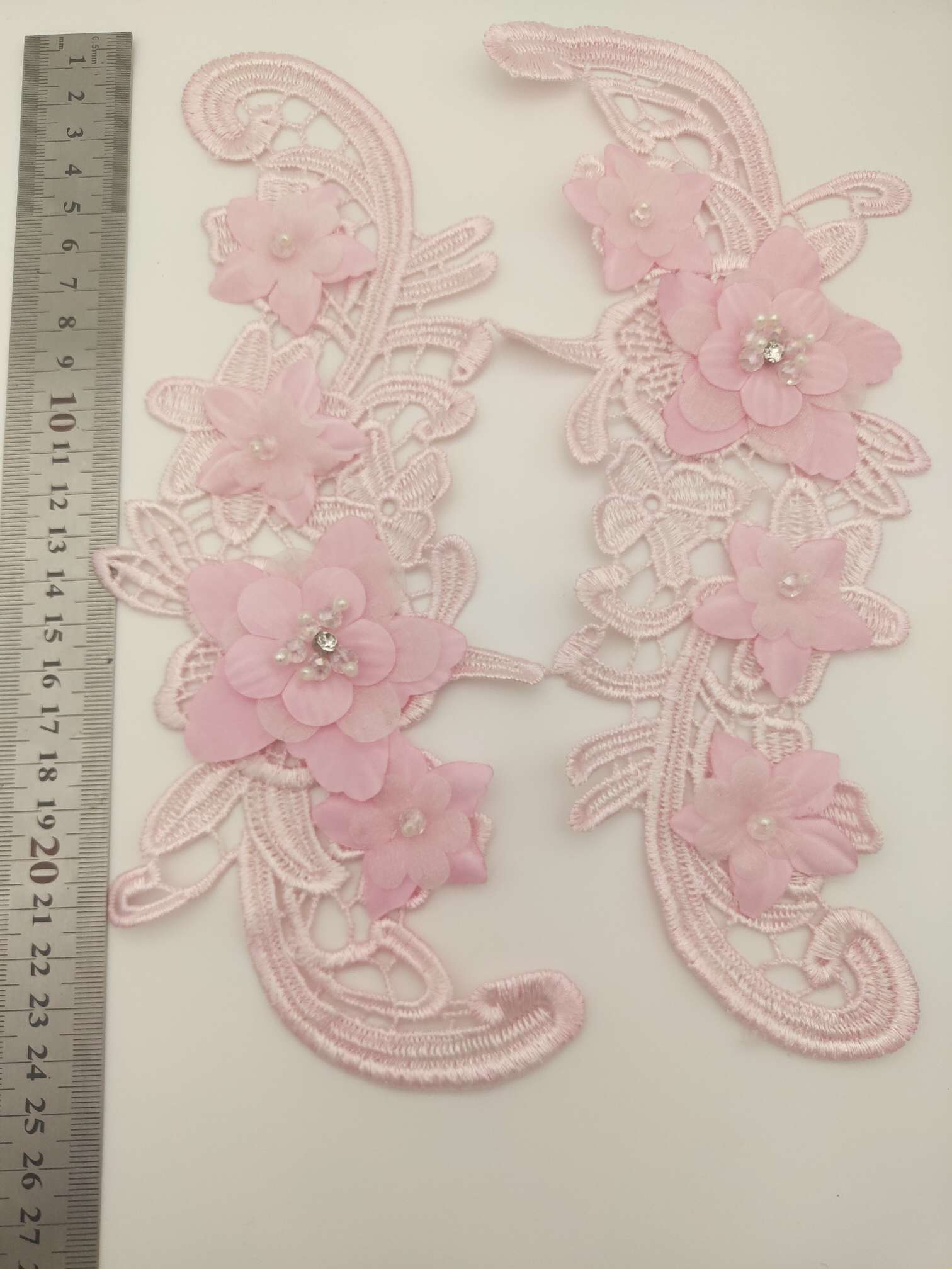 Polyester-polyester double-flower hand-stitched beaded flower clothing accessories, DIY collar flower wedding dress decoration 1-13 Application Scenario