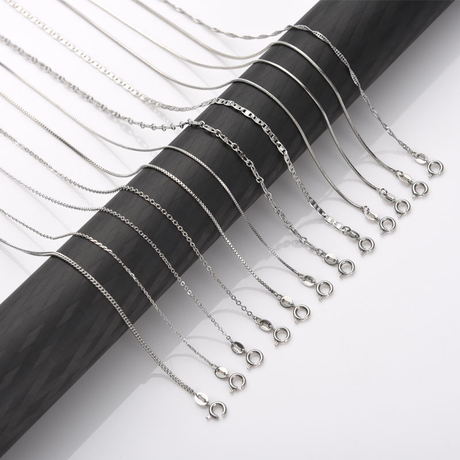 Factory direct sales of silver-plated versatile necklaces, collarbone chains, pendants with chains, and short necklaces wholesale Item Picture