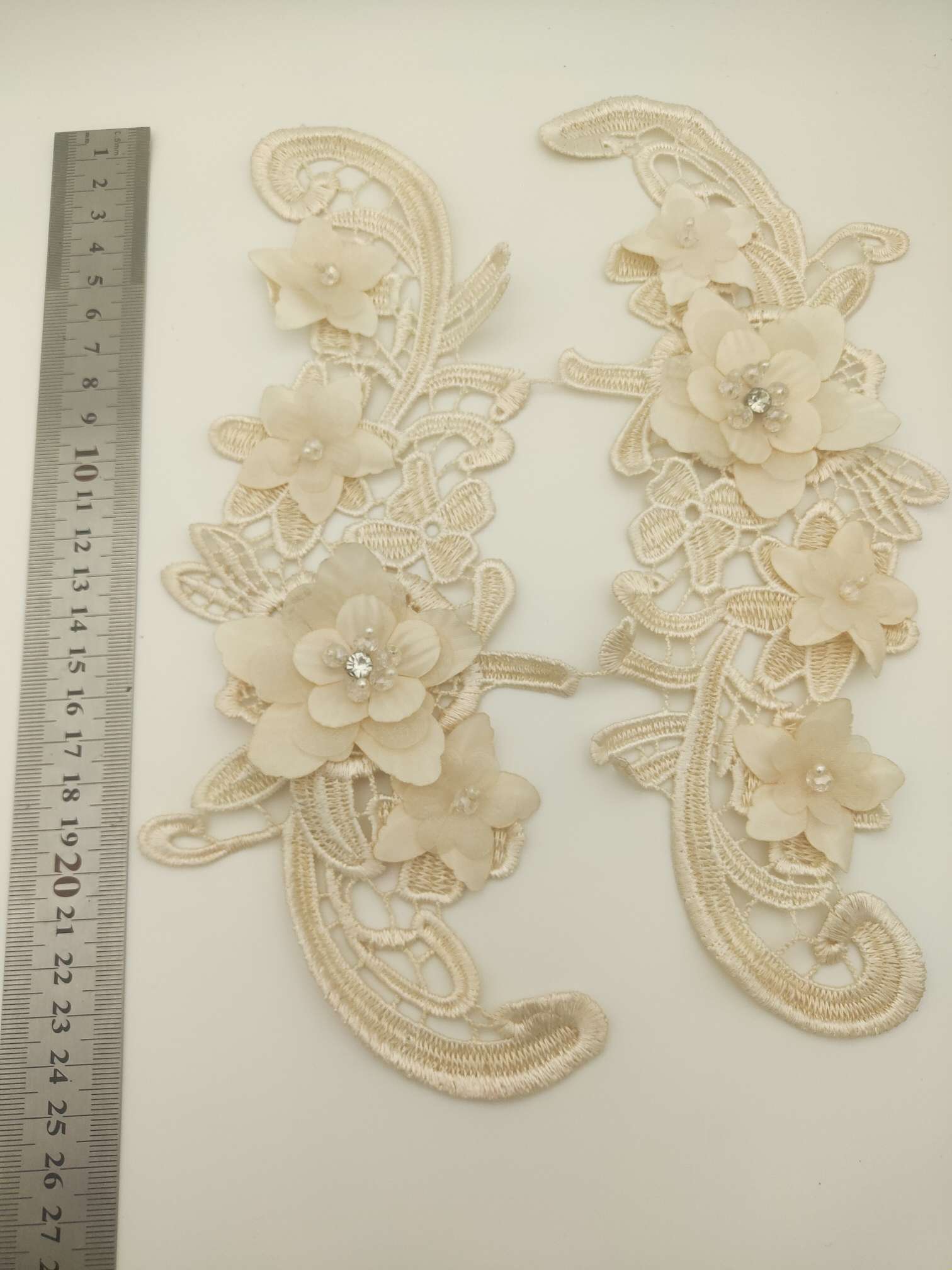 Polyester-polyester double-flower hand-stitched beaded flower clothing accessories, DIY collar flower wedding dress decoration 1-13 Specification image