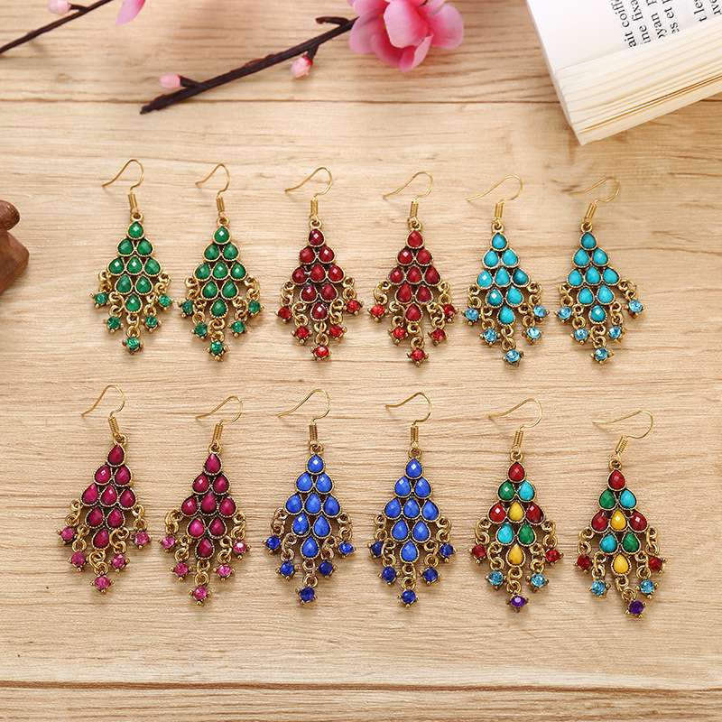 Retro style earrings details Picture