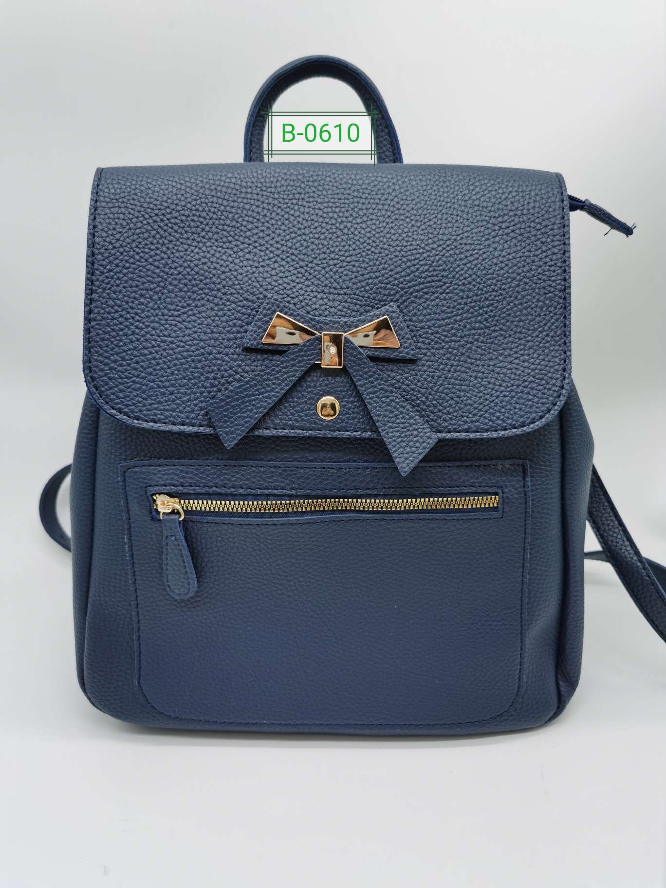 The new backpacks with 2020 bows are versatile backpacks for girls