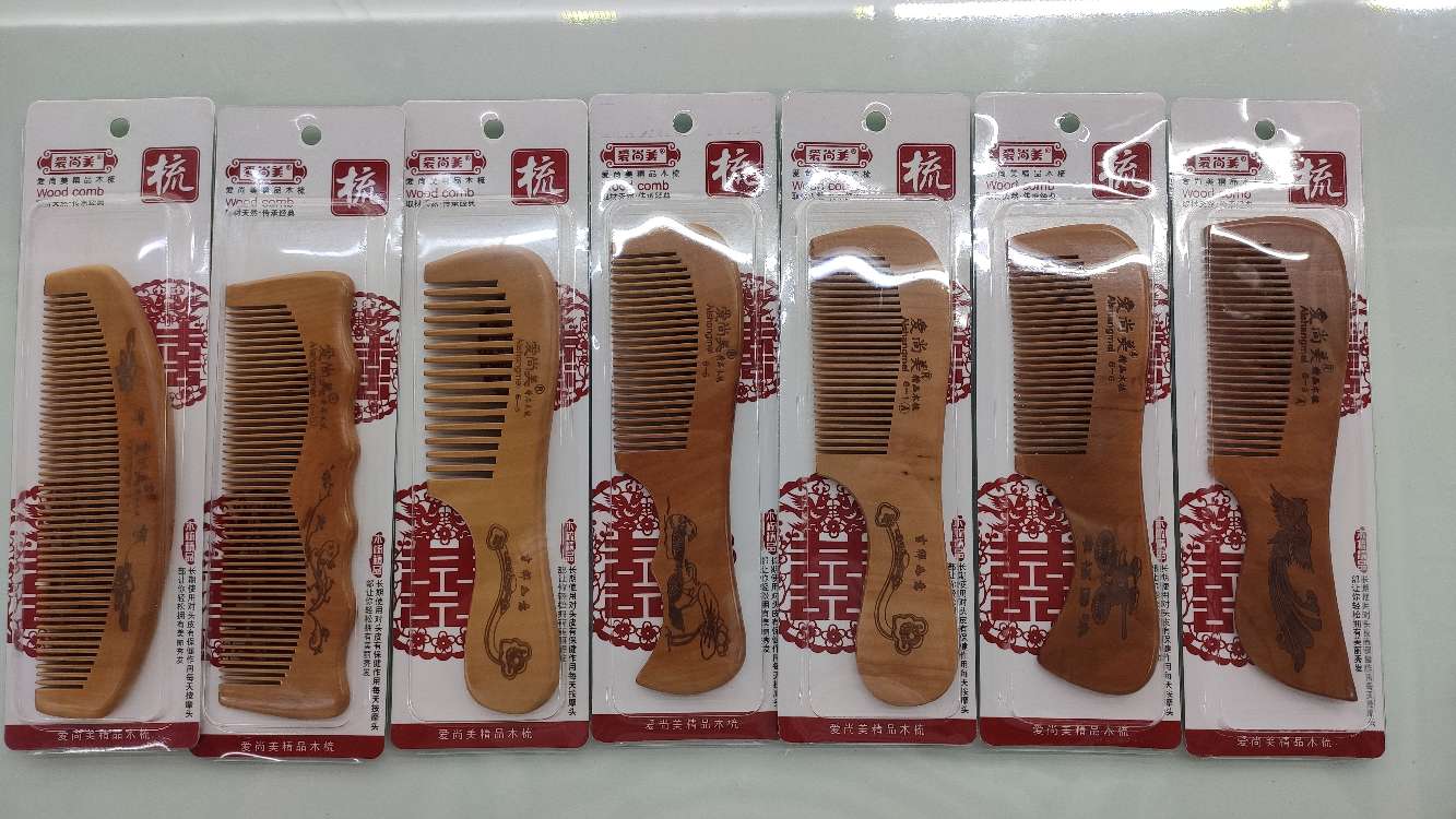Love still Beautiful fine wood comb love still beautiful auspicious wood comb love still beautiful card comb thumbnail