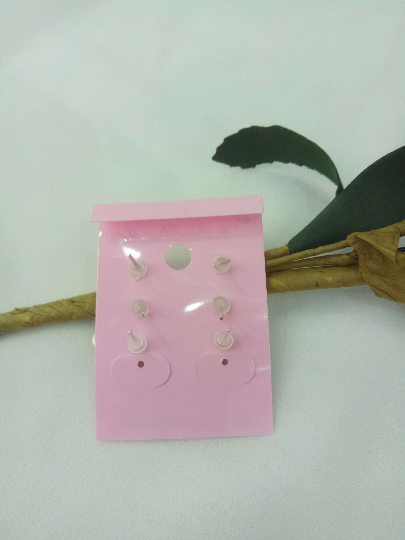 Small Rabbit Pearl Fashion Exquisite Small Earrings Stall Two Yuan Shop Gift Supply Application Scenario