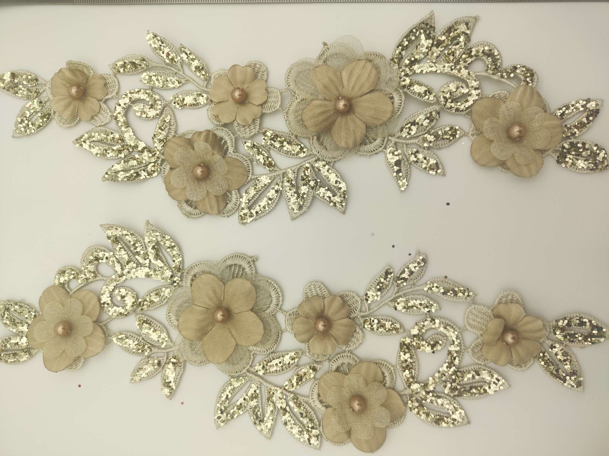 Polyester light double-flower hand-stitched beaded flower clothing accessories, DIY flower pasting, powder spraying, gold powder collar flower wedding dress and evening gown decoration 1-19 Specification image