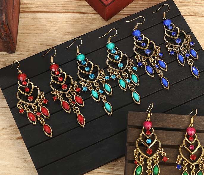 السيدة الأقراط الوطنية (66)، الأقراط الكلاسيكية الجديدة Specification image