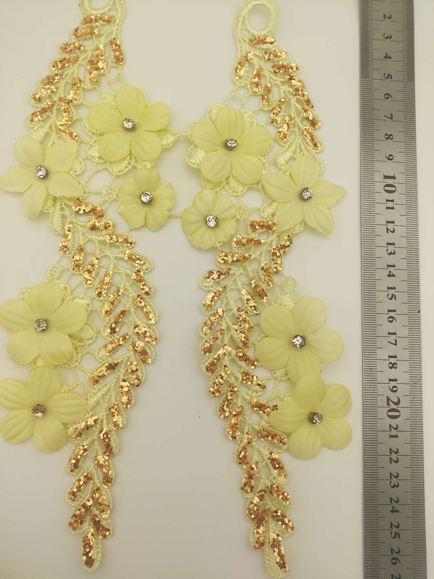 Polyester double-flower hand-stitched beaded flower clothing accessories, DIY decal and powder spraying, gold powder collar flower wedding dress and evening gown decoration 1-17 details Picture