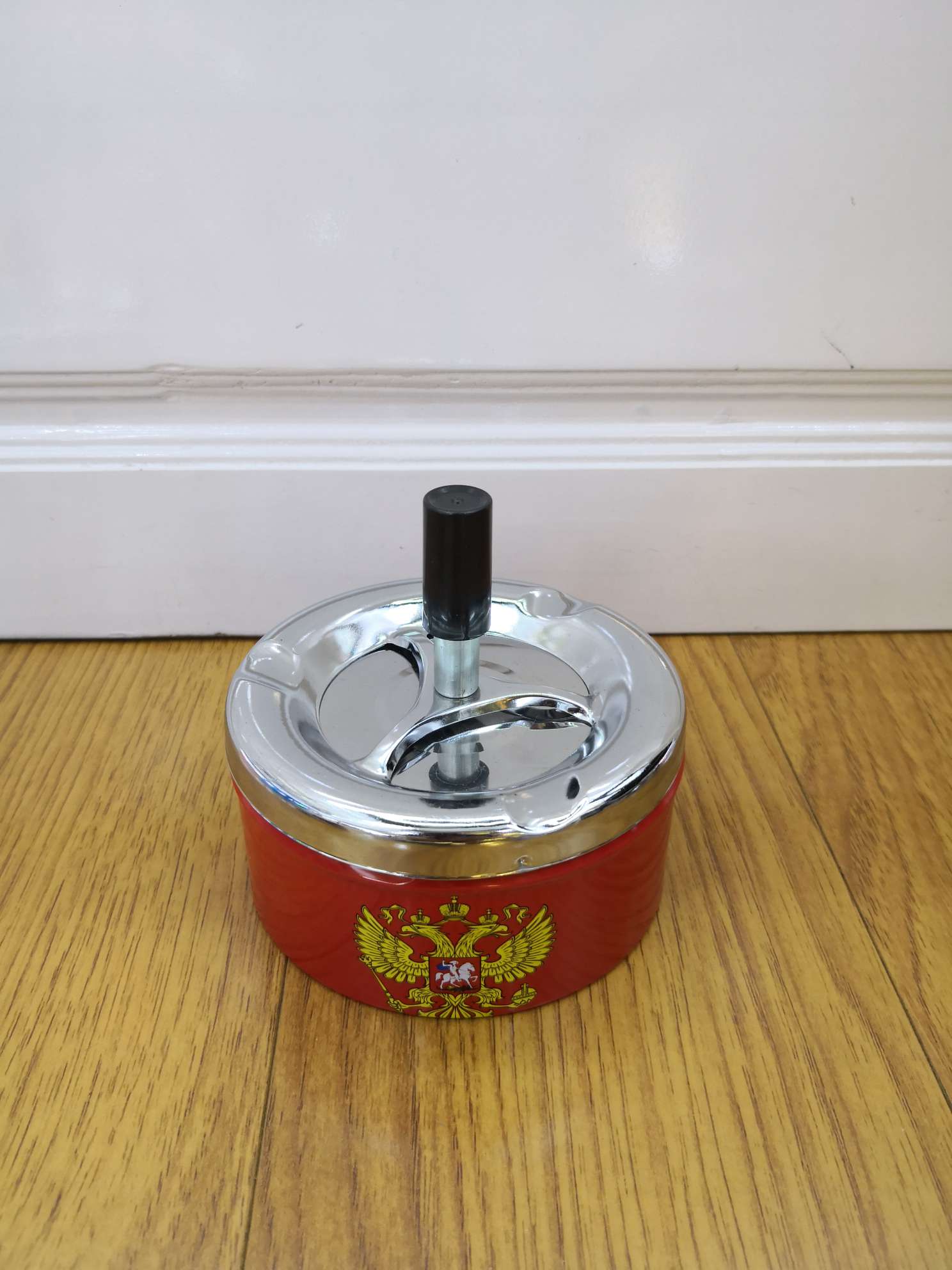 11号彩印烟缸 16款现成图案供选择 尺寸 11*5.8cm 一件120个起拿图