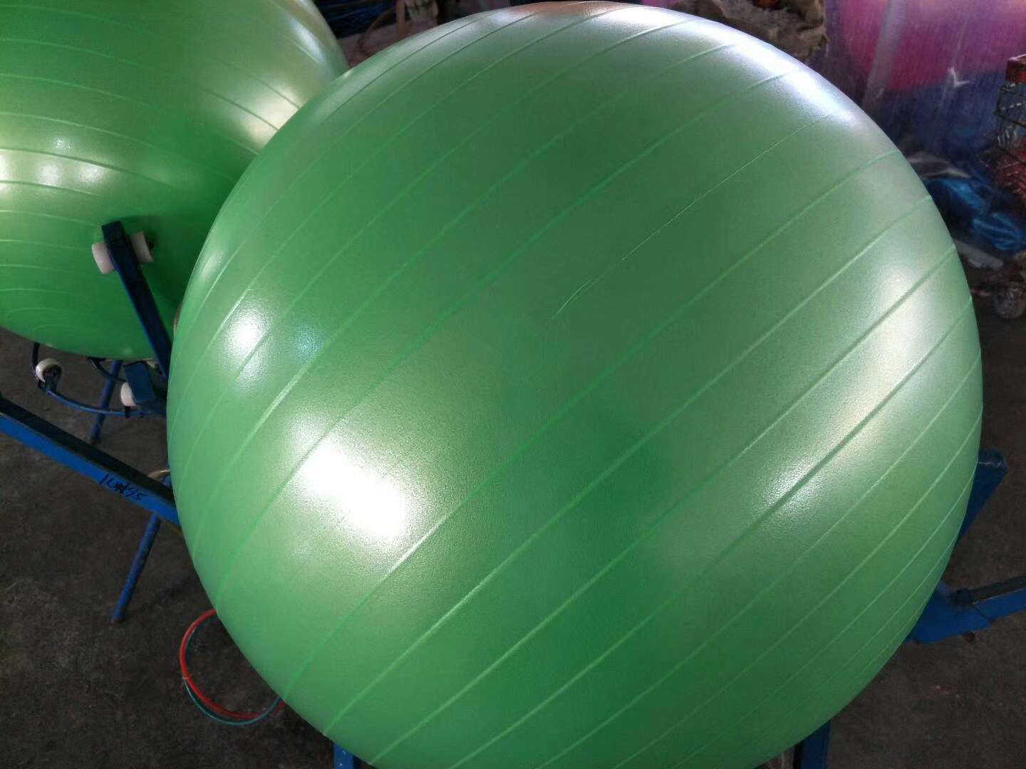 普拉提加厚健身球瑜伽球75厘米莹光瑜伽球详情图4