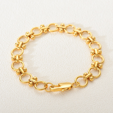 Handcrafted bracelet with titanium gold color retention electroplating and 18 real gold double protection, suitable for both men and women Application Scenario