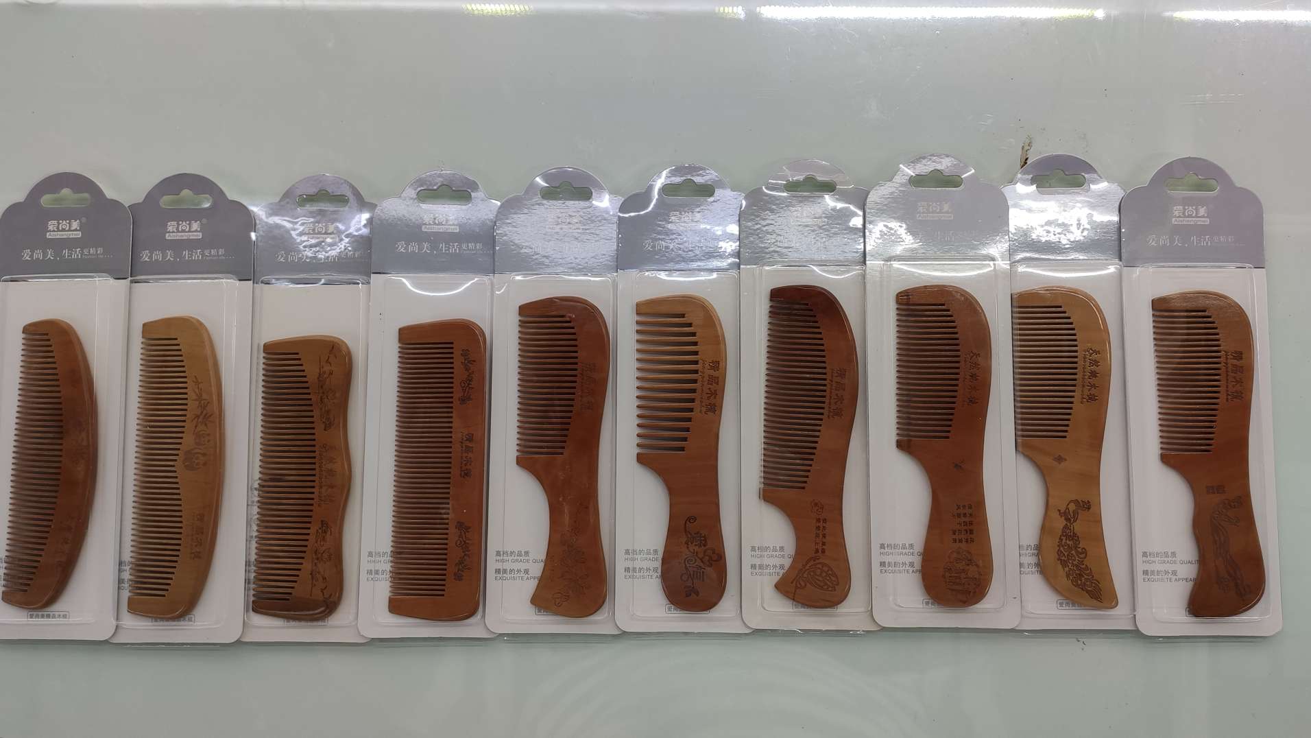 Aishangmei fashion wood comb silver and white drawing card wood comb large drawing card wood comb Aishangmei boutique drawing card wood comb