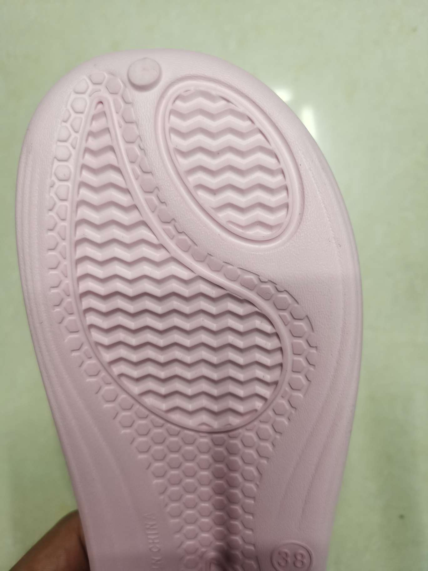 女士拖鞋细节图